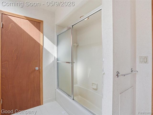 6733 Bloomfield Lane, West Bloomfield, MI 48322