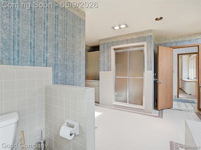 6733 Bloomfield Lane, West Bloomfield, MI 48322