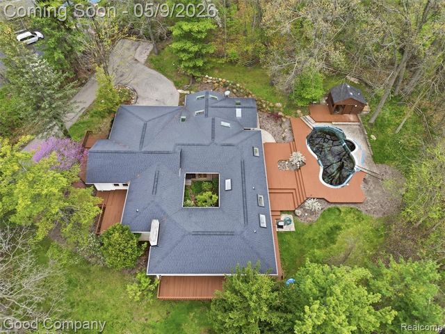 6733 Bloomfield Lane, West Bloomfield, MI 48322