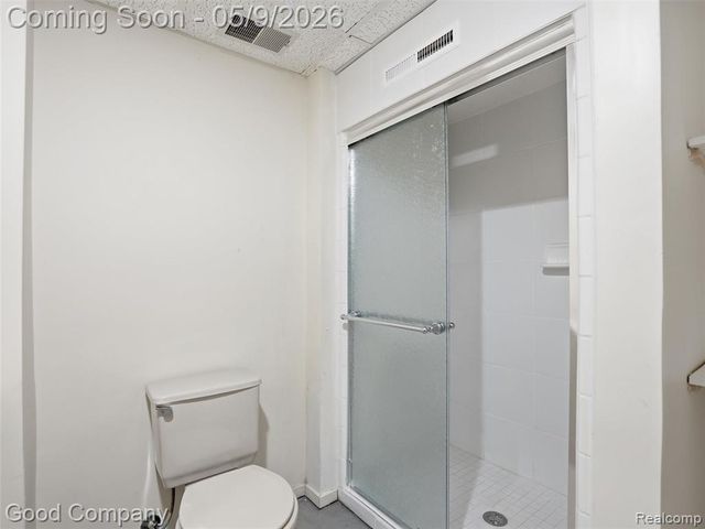 6733 Bloomfield Lane, West Bloomfield, MI 48322