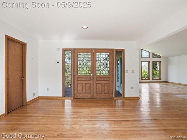 6733 Bloomfield Lane, West Bloomfield, MI 48322