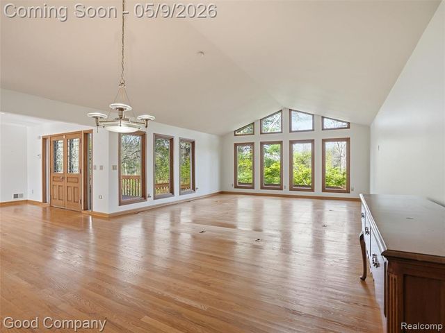 6733 Bloomfield Lane, West Bloomfield, MI 48322