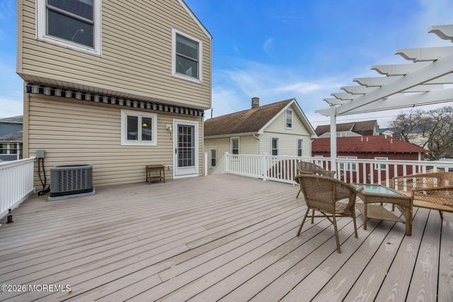 46 Barberie Avenue, Highlands, NJ 07732