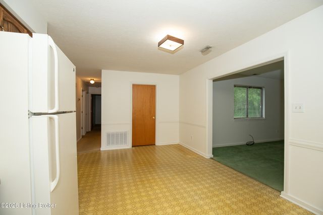 3407 La Follette Dr, Louisville, KY 40299