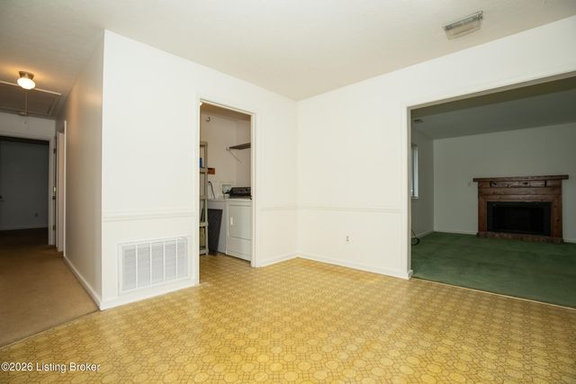 3407 La Follette Dr, Louisville, KY 40299