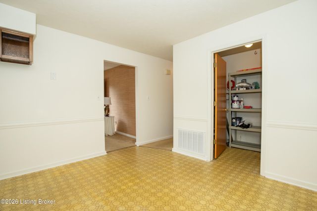 3407 La Follette Dr, Louisville, KY 40299