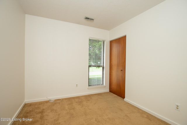 3407 La Follette Dr, Louisville, KY 40299