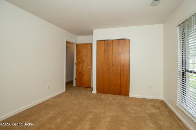 3407 La Follette Dr, Louisville, KY 40299