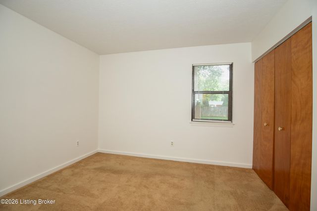 3407 La Follette Dr, Louisville, KY 40299