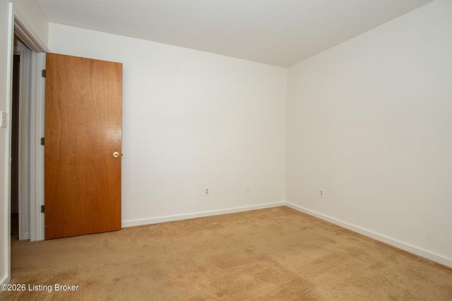 3407 La Follette Dr, Louisville, KY 40299