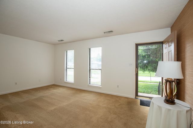 3407 La Follette Dr, Louisville, KY 40299