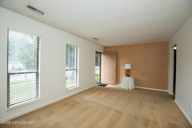 3407 La Follette Dr, Louisville, KY 40299