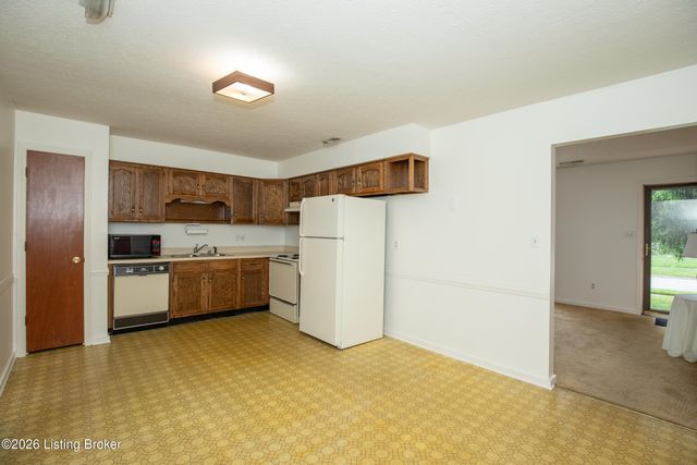 3407 La Follette Dr, Louisville, KY 40299