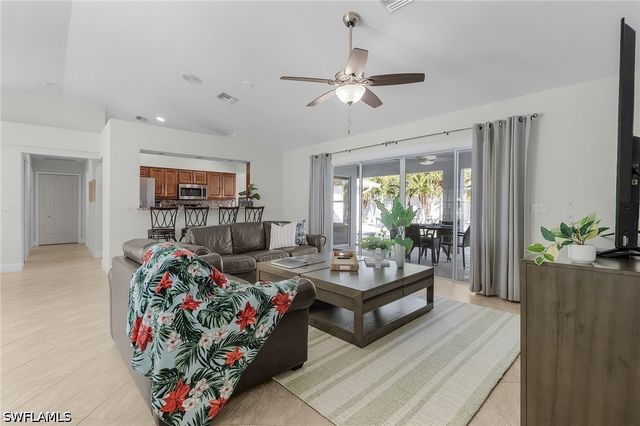 601 SE 30th ST, Cape Coral, FL 33904