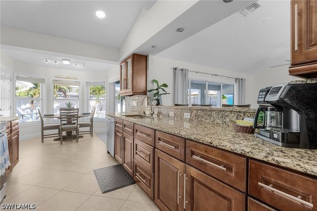 601 SE 30th ST, Cape Coral, FL 33904
