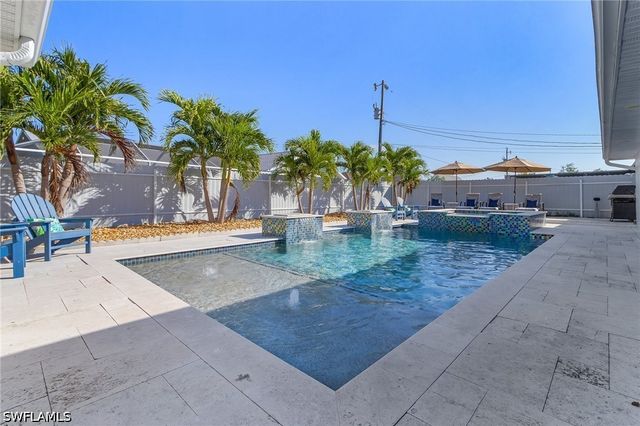 601 SE 30th ST, Cape Coral, FL 33904