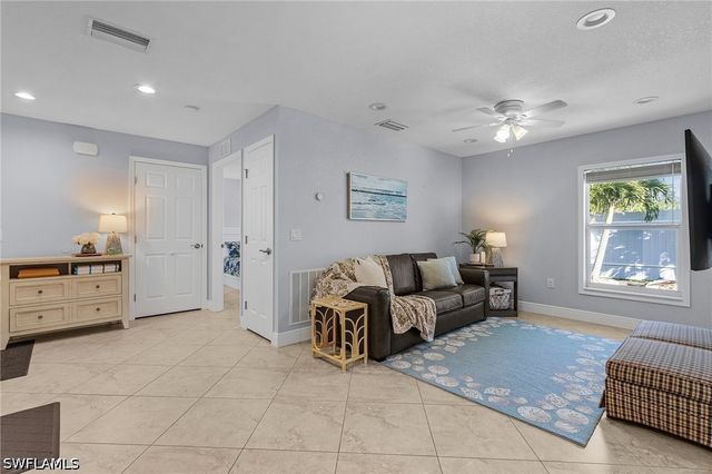 601 SE 30th ST, Cape Coral, FL 33904