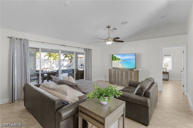 601 SE 30th ST, Cape Coral, FL 33904