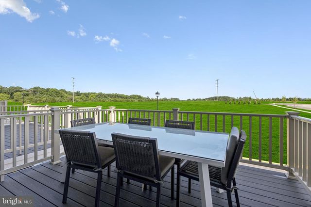 3760 DISTRICT DR, Woodbridge, VA 22193