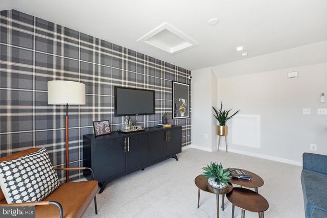 3760 DISTRICT DR, Woodbridge, VA 22193