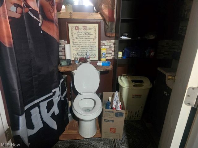 1107 Galewood Drive, Cleveland, OH 44110