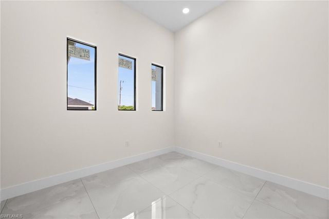 3319 30th ST SW, Lehigh Acres, FL 33976
