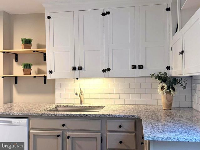 29 S ROSANNA ST, Hummelstown, PA 17036