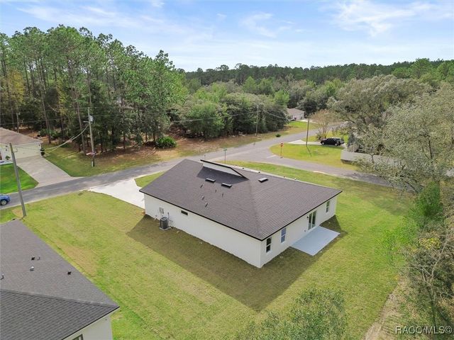 8100 N Tiny Lily Drive, Citrus Springs, FL 34434