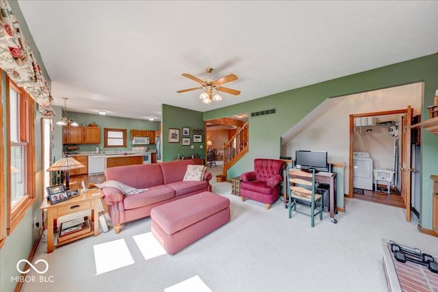 415 N Greenbriar Drive, Greenwood, IN 46142