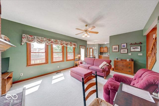 415 N Greenbriar Drive, Greenwood, IN 46142
