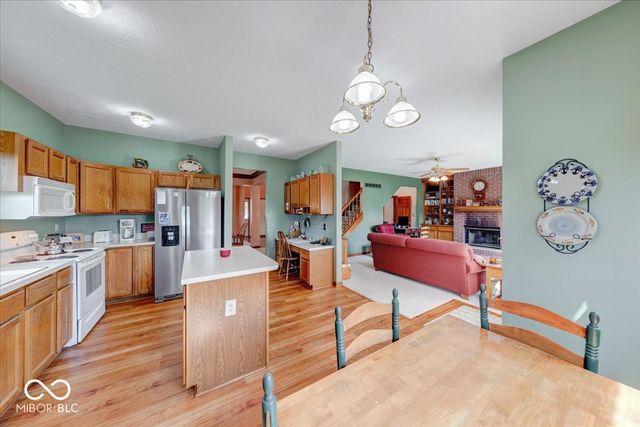 415 N Greenbriar Drive, Greenwood, IN 46142