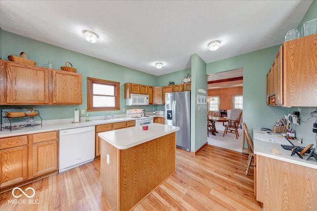 415 N Greenbriar Drive, Greenwood, IN 46142