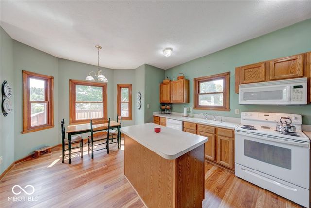 415 N Greenbriar Drive, Greenwood, IN 46142