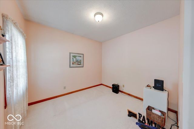 415 N Greenbriar Drive, Greenwood, IN 46142