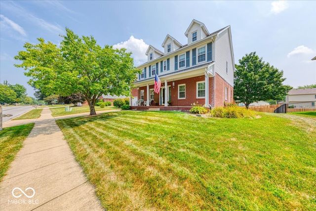415 N Greenbriar Drive, Greenwood, IN 46142