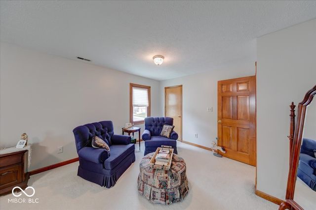 415 N Greenbriar Drive, Greenwood, IN 46142