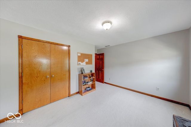415 N Greenbriar Drive, Greenwood, IN 46142