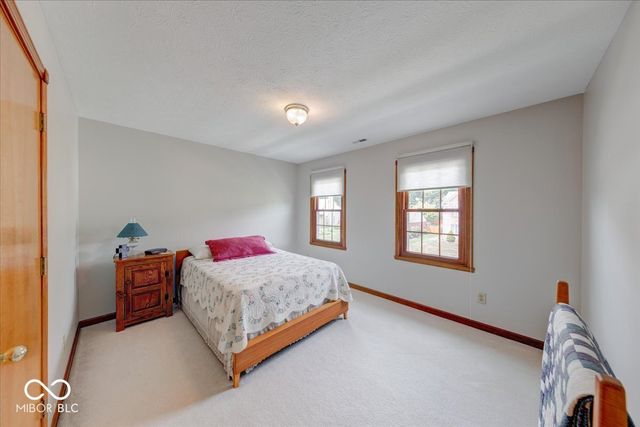 415 N Greenbriar Drive, Greenwood, IN 46142