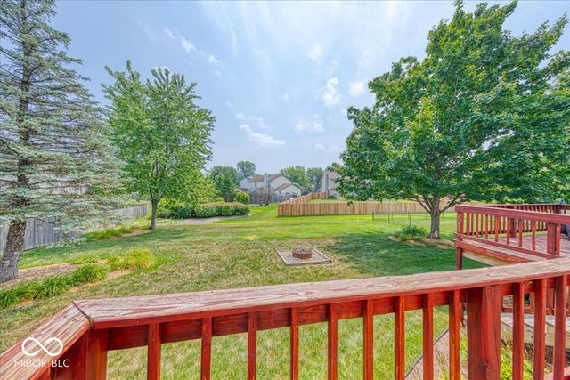 415 N Greenbriar Drive, Greenwood, IN 46142