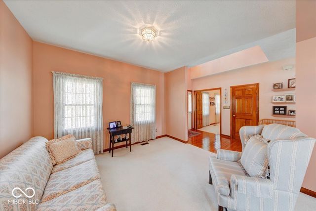 415 N Greenbriar Drive, Greenwood, IN 46142