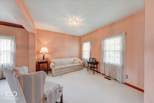 415 N Greenbriar Drive, Greenwood, IN 46142