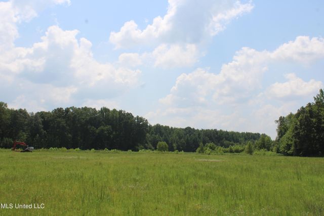 15001 Fairview Road, Byhalia, MS 38611