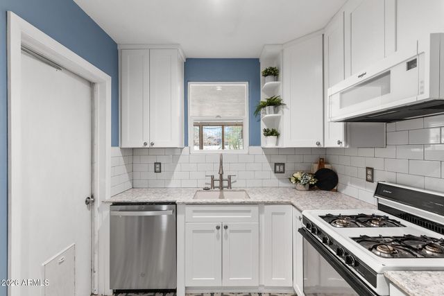 1306 W CLARENDON Avenue, Phoenix, AZ 85013