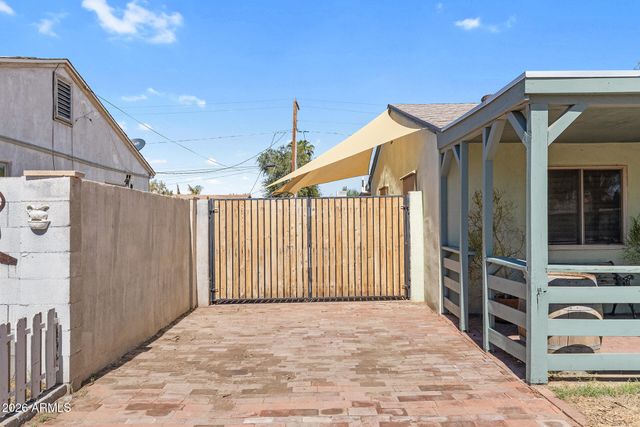 1306 W CLARENDON Avenue, Phoenix, AZ 85013