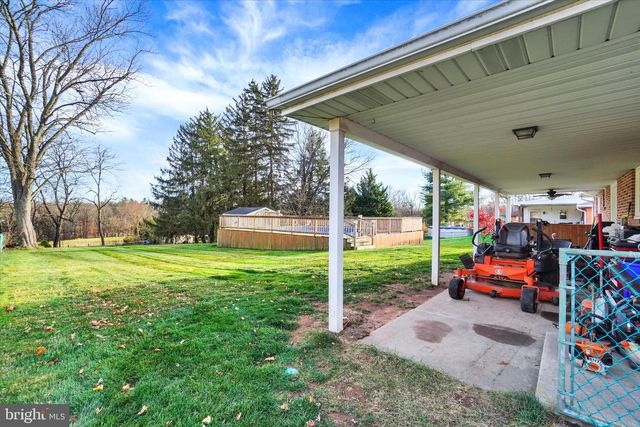 1767 OAKLEY DR, Dover, PA 17315