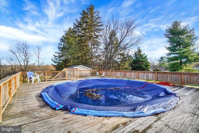 1767 OAKLEY DR, Dover, PA 17315