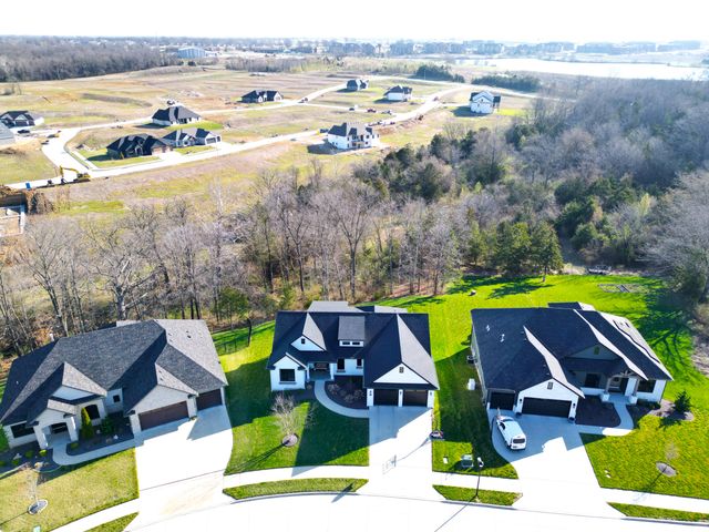 4612 BRADINGTON DR, Columbia, MO 65201