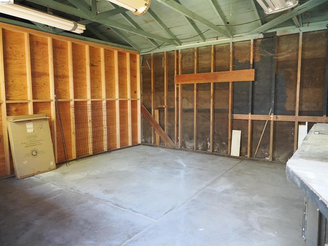 1225 S 57th, Richmond, CA 94804