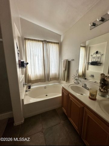 7585 S Carlisle Avenue, Tucson, AZ 85746