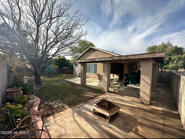 7585 S Carlisle Avenue, Tucson, AZ 85746
